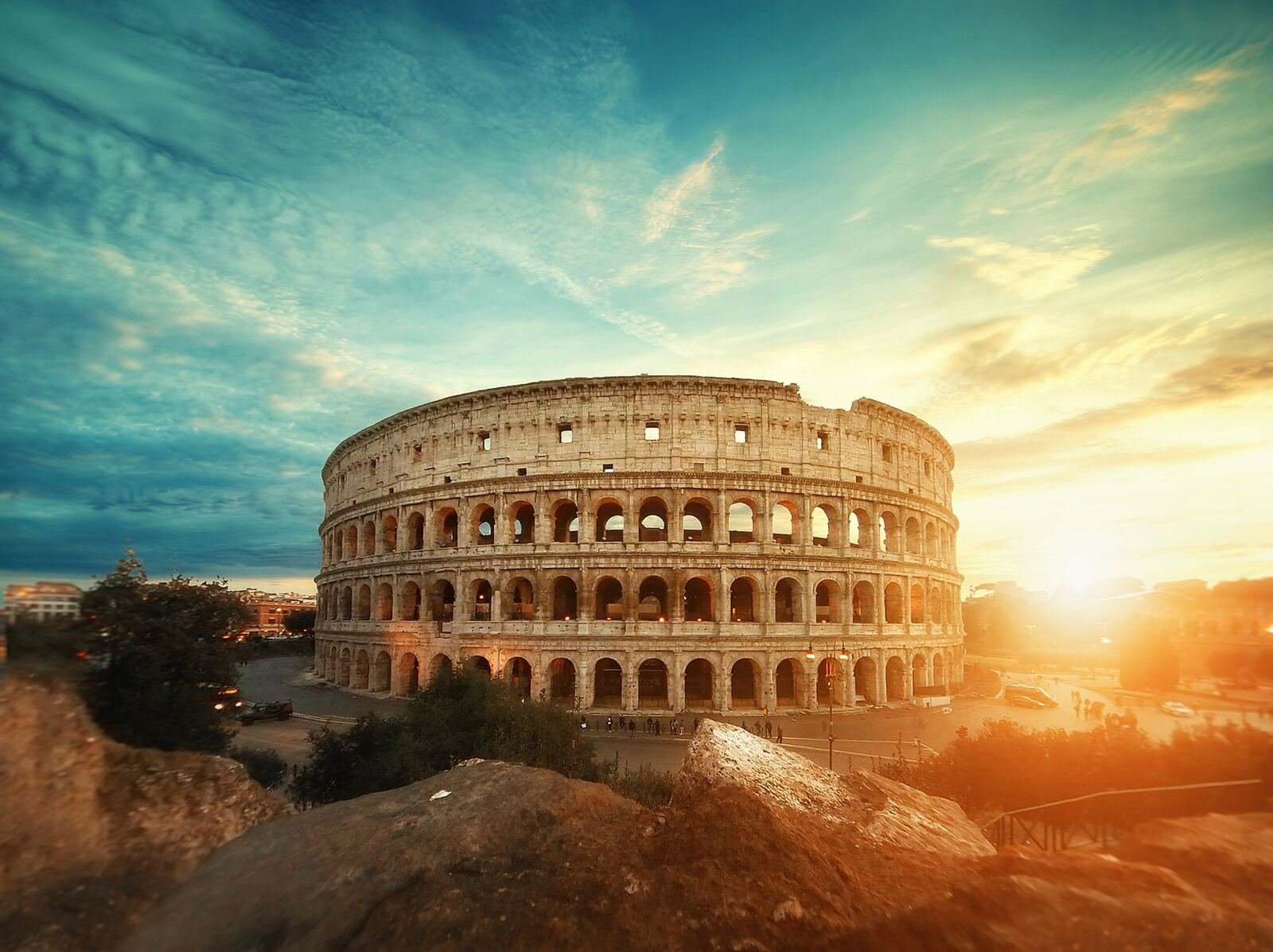 Coliseo de Roma al atardecer
